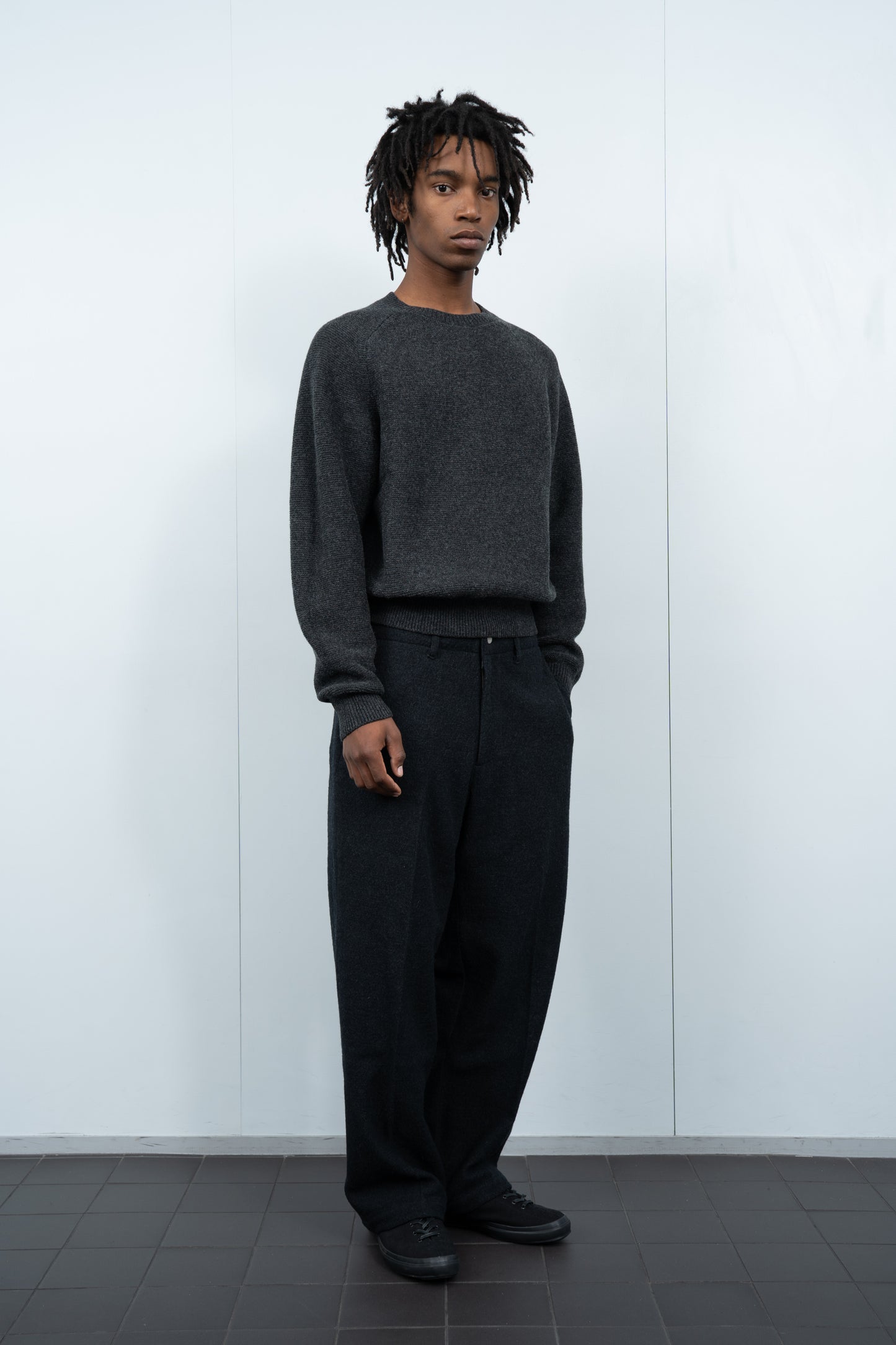 RAGLAN LINK SWEATER - CHARCOAL