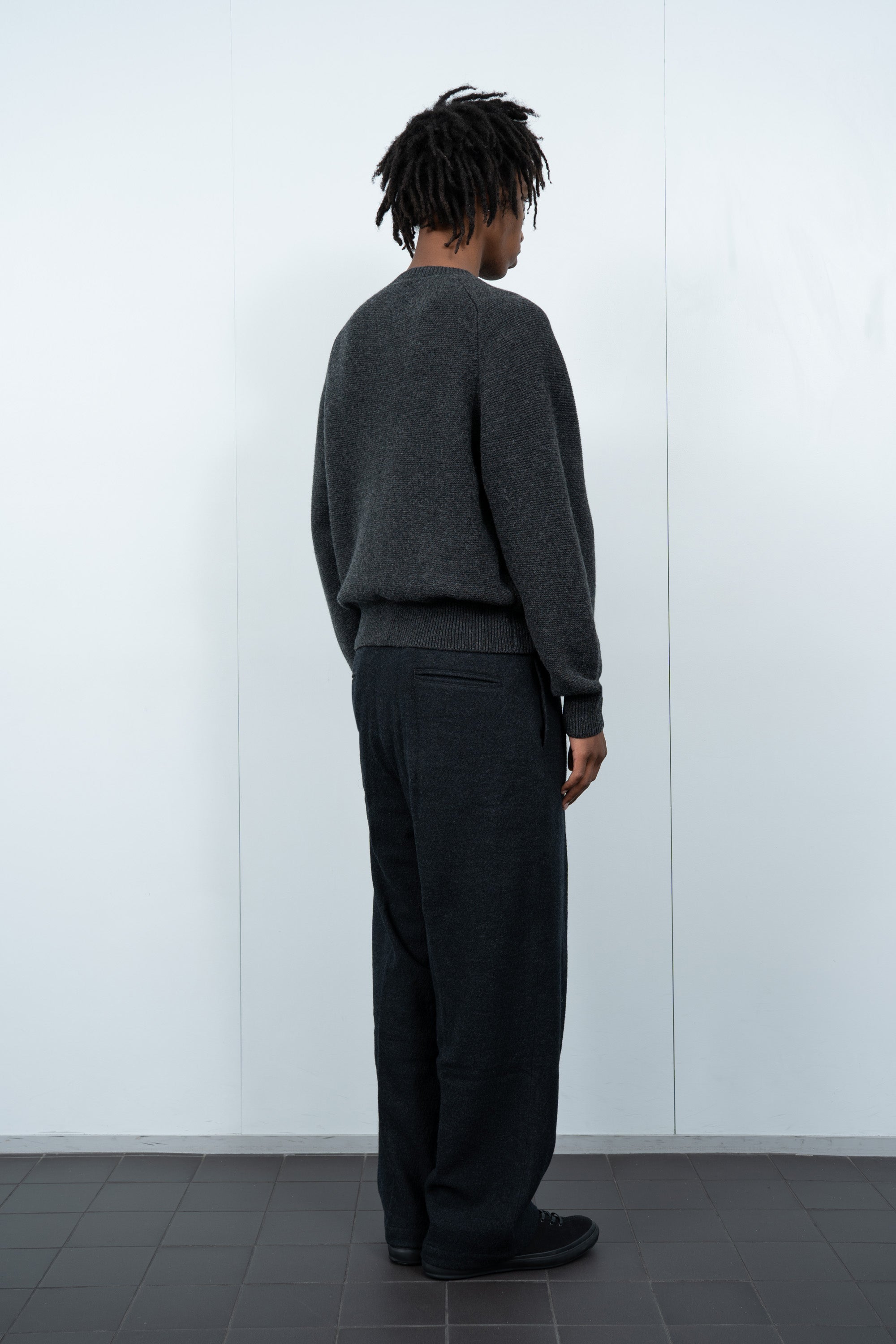 RAGLAN LINK SWEATER - CHARCOAL