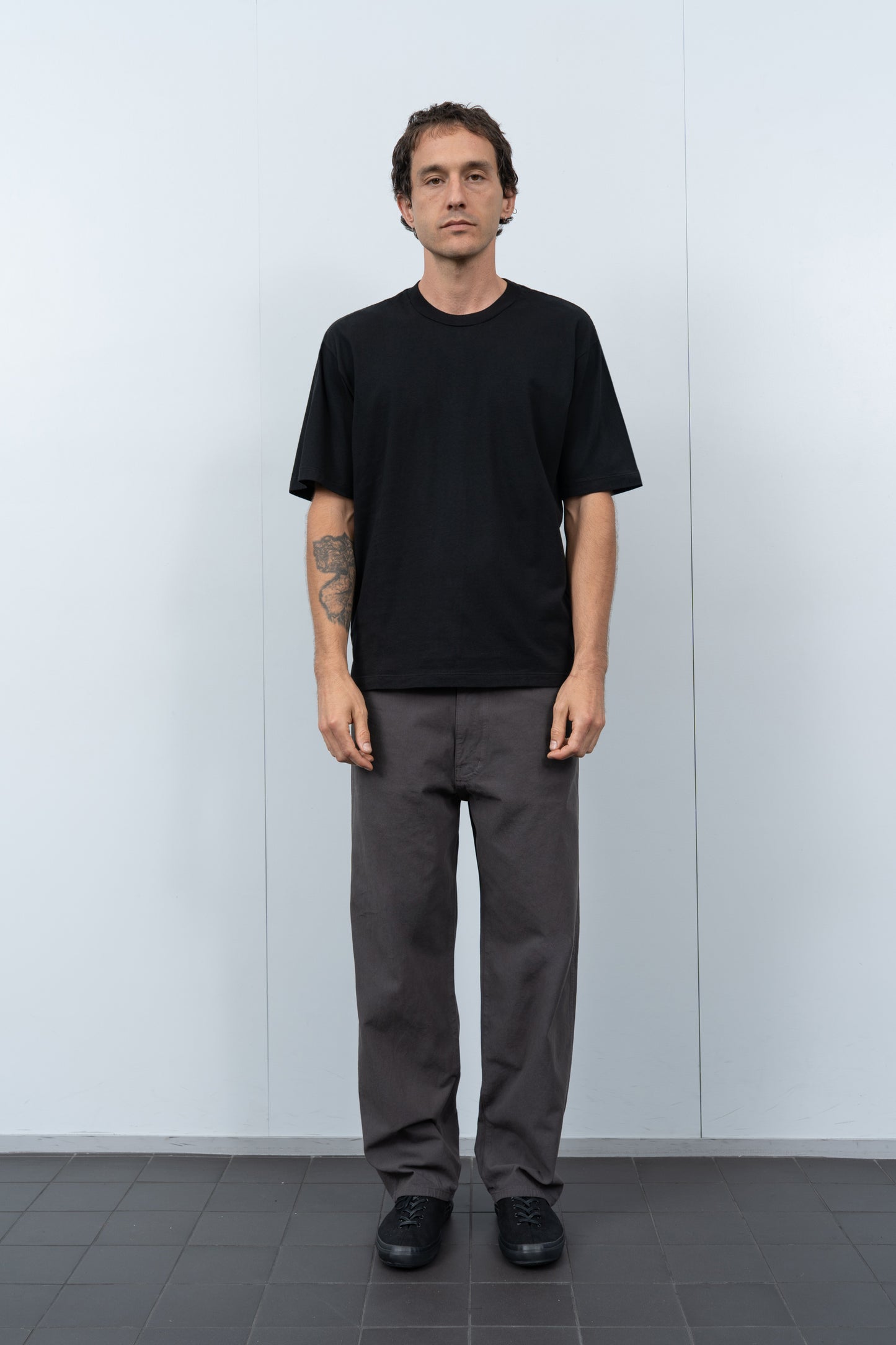 ATHENS T-SHIRT - BLACK