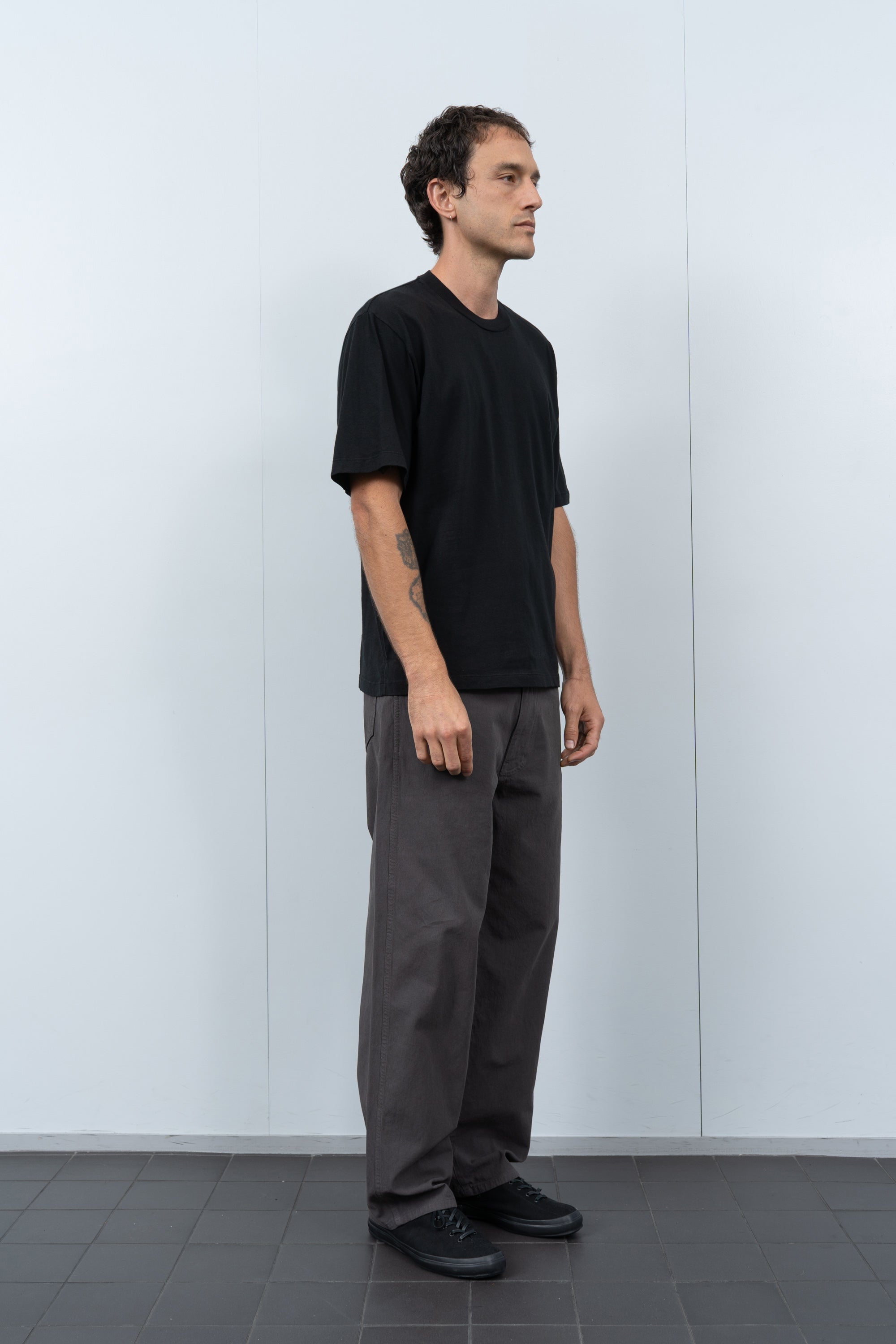ATHENS T-SHIRT - BLACK