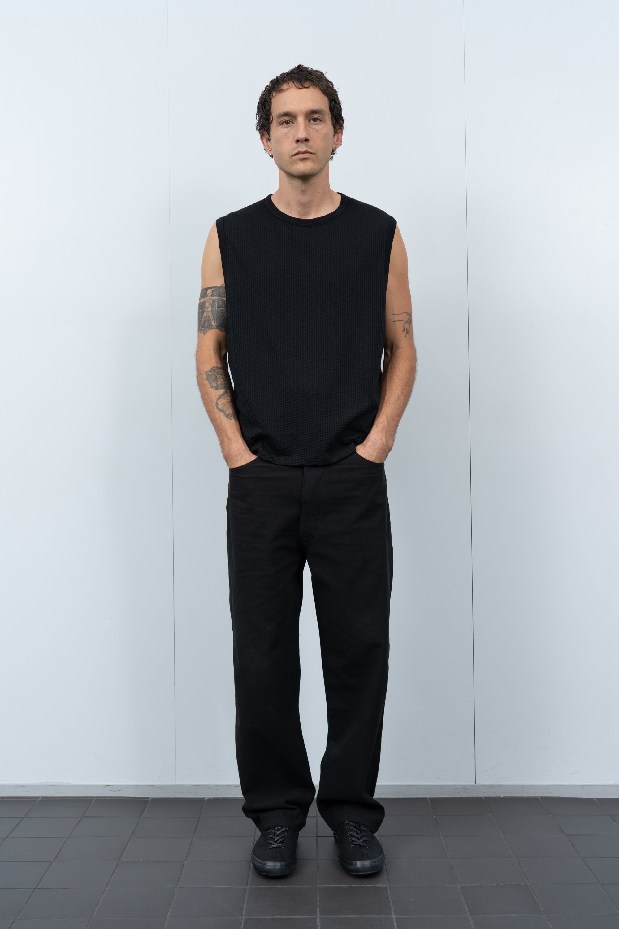 SHEER GAUZE SLEEVELESS T-SHIRT - BLACK