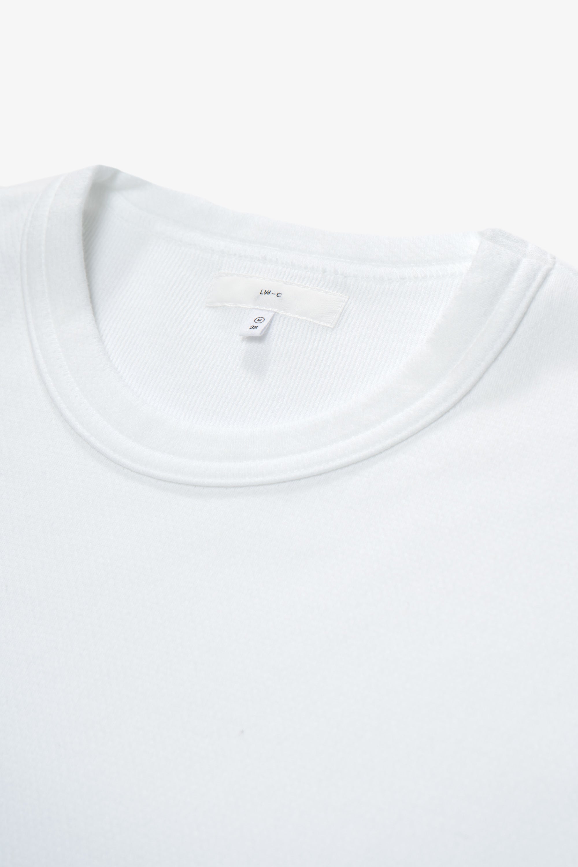 Collar detail of LW134T T-shirt in White