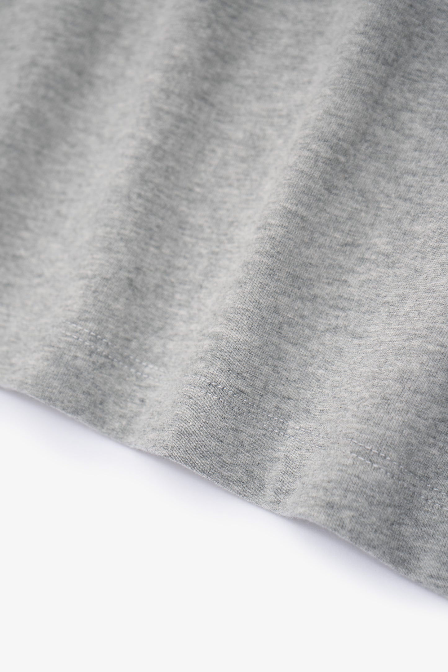 Fabric ripple detail of LW141 Athens T-shirt in heather grey 