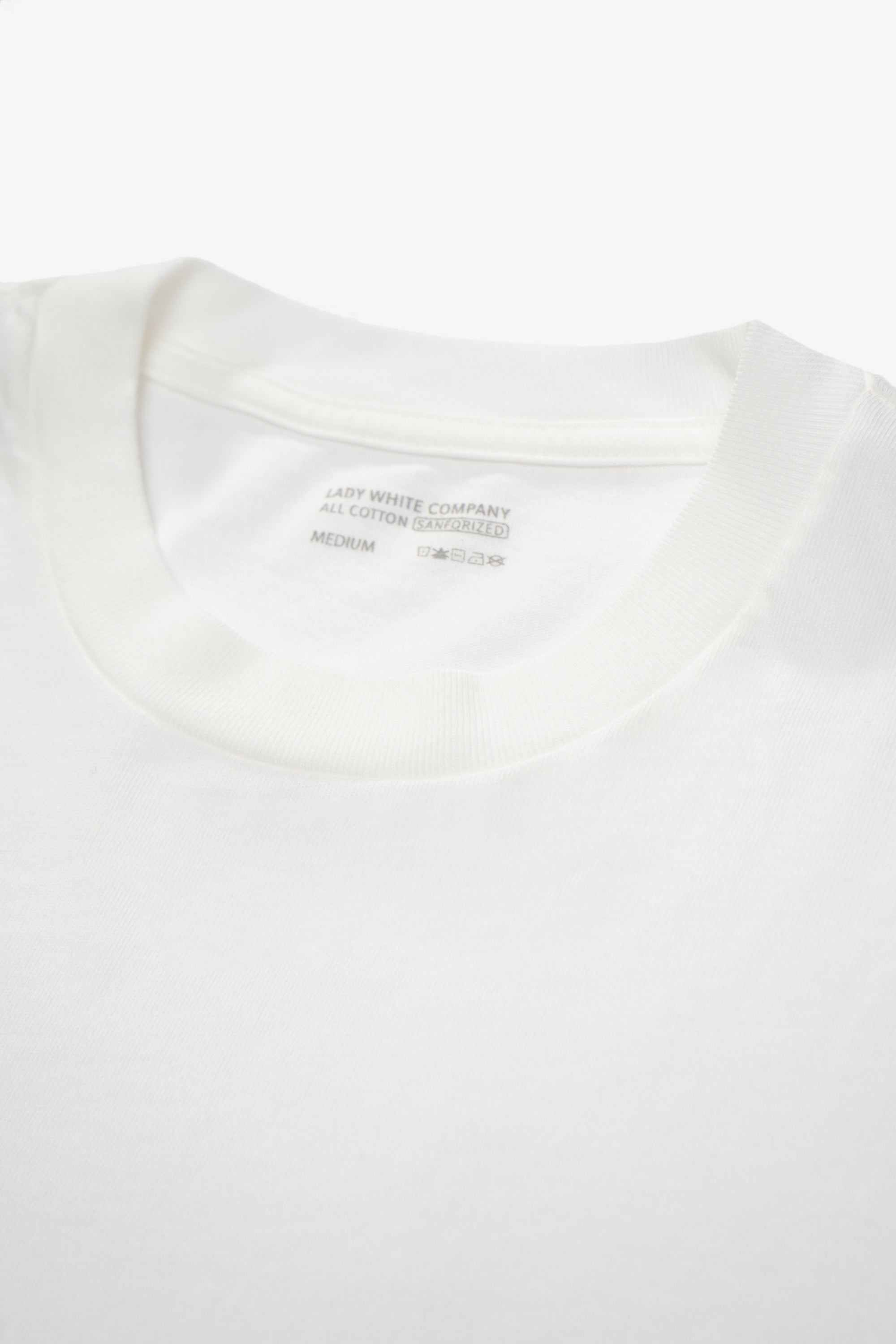 Collar detail of LW141 Athens T-shirt in White